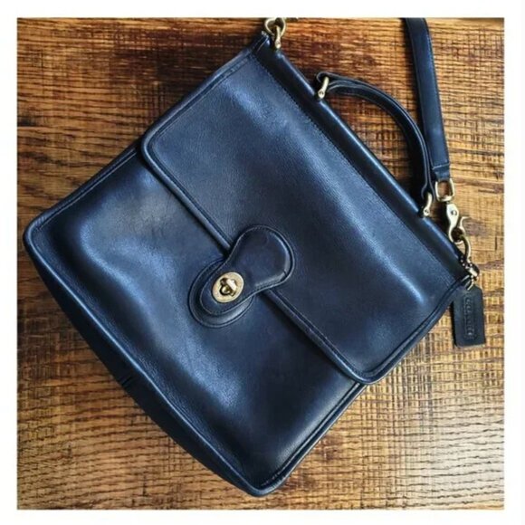 Coach Handbags - Authentic Coach 9927 Black Glove Leather Willis Station Crossbody Shoulder Bag